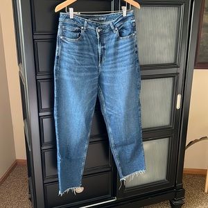 American Eagle Mom Straight Jean
